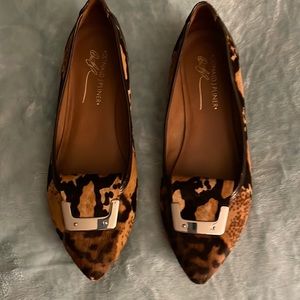 Donald Pliner 1 inch wedge shoes. Calf hair with brown patten back. Size 7 1/2.